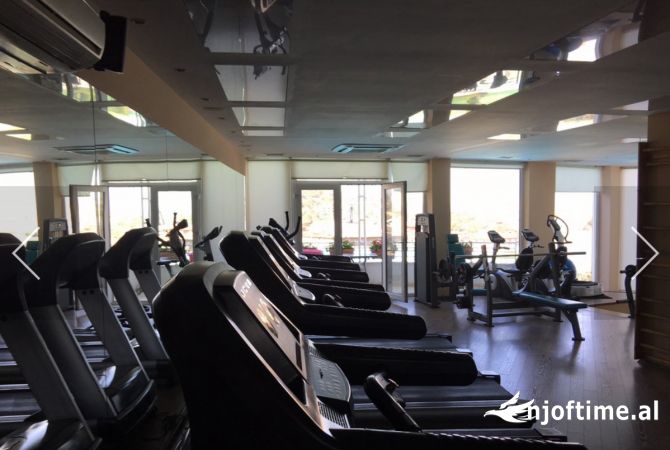 Ambient biznesi me qera 3+1 ne Tirane - 8,000 Euro