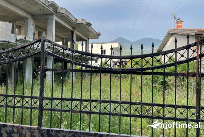 Shtepi ne shitje 6+1 ne Tirane - 99,000 Euro