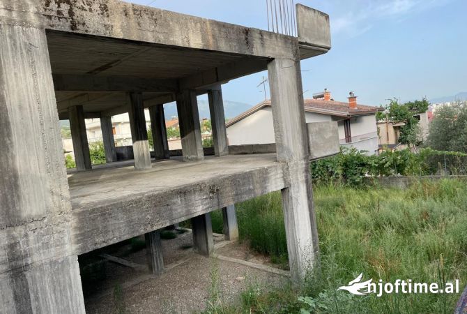 Shtepi ne shitje 6+1 ne Tirane - 99,000 Euro