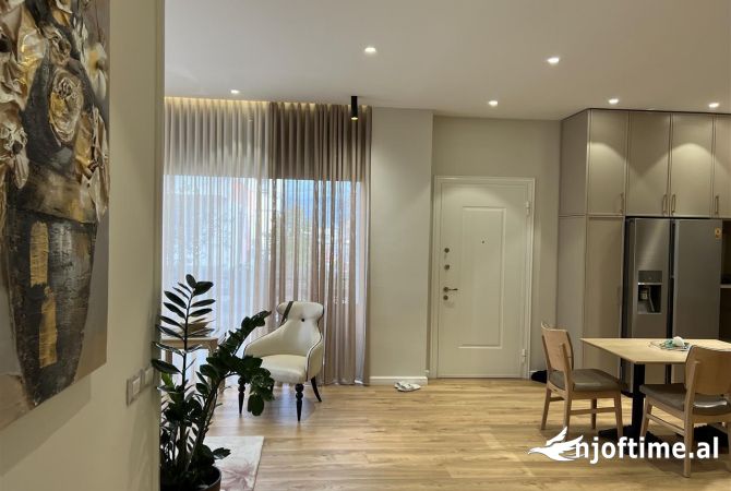 Shtepi me qera Apartament ne Tirane, 3+1, Mobilimi E mobiluar, Pagesa 950  Euro.