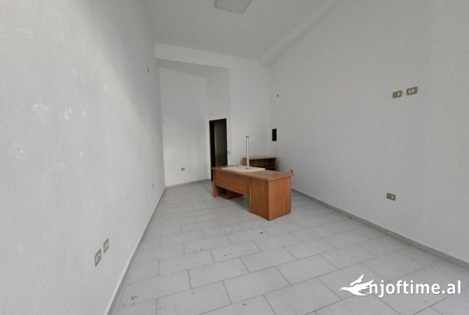 Ambient biznesi ne shitje 1+1 ne Tirane - 95,000 Euro