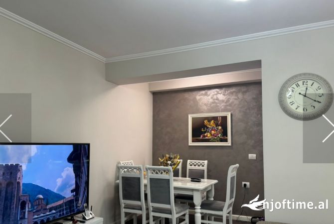 Shtepi ne shitje Apartament ne Tirane, 2+1, Mobilimi E mobiluar, Pagesa 295,000  Euro.