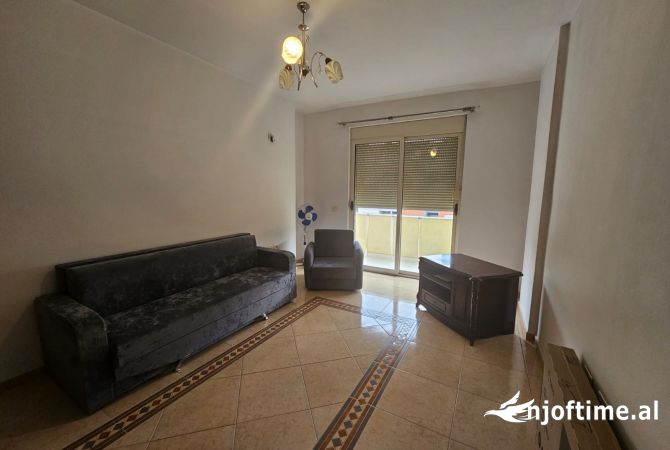 Shtepi me qera Apartament ne Tirane, 2+1, Mobilimi E mobiluar, Pagesa 50,000  Leke.