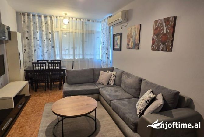 Shtepi me qera Apartament ne Tirane, 1+1, Mobilimi E mobiluar, Pagesa 50,000  Leke.
