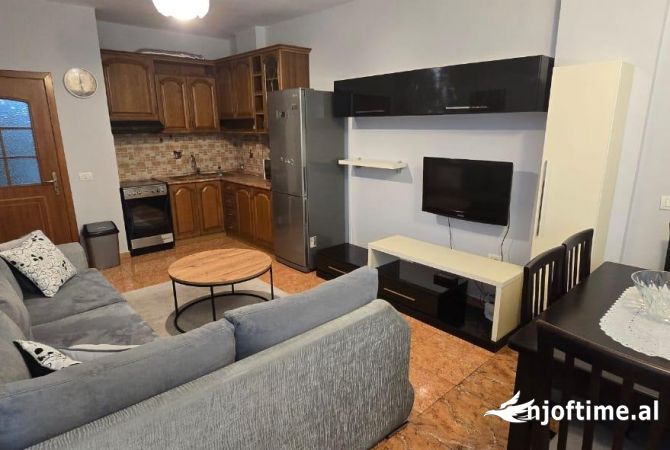 Shtepi me qera Apartament ne Tirane, 1+1, Mobilimi E mobiluar, Pagesa 50,000  Leke.