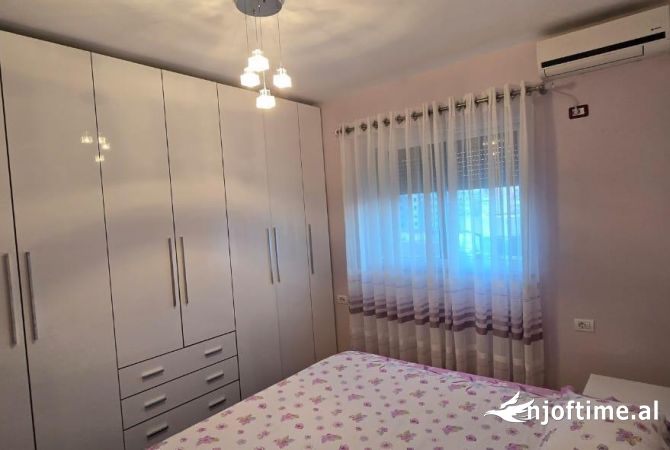 Shtepi me qera Apartament ne Tirane, 1+1, Mobilimi E mobiluar, Pagesa 50,000  Leke.