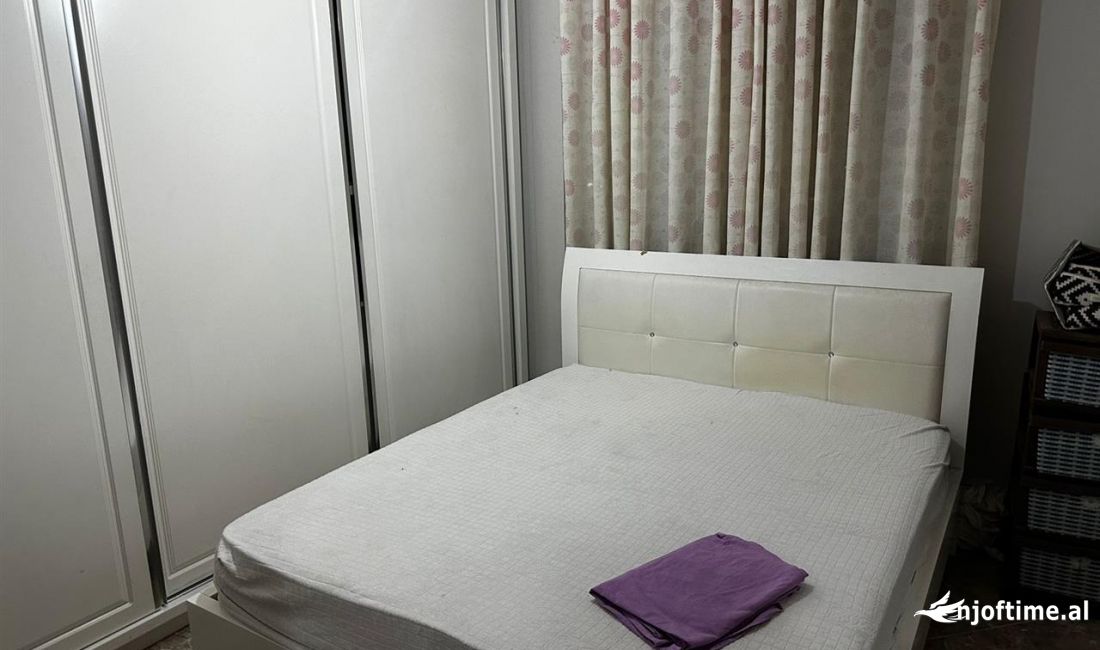 Shtepi me qera Apartament ne Tirane, 1+1, Mobilimi E mobiluar, Pagesa 450  Euro.