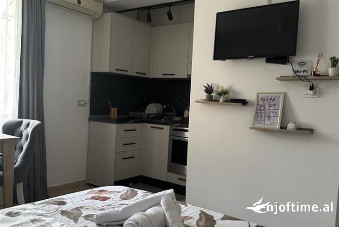 Shtepi me qera Apartament ne Tirane, Garsoniere, Mobilimi E mobiluar, Pagesa 400  Euro.