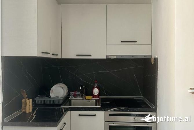 Shtepi me qera Garsoniere ne Tirane - 400 Euro