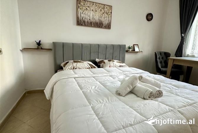 Shtepi me qera Apartament ne Tirane, Garsoniere, Mobilimi E mobiluar, Pagesa 400  Euro.