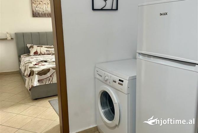 Shtepi me qera Apartament ne Tirane, Garsoniere, Mobilimi E mobiluar, Pagesa 400  Euro.