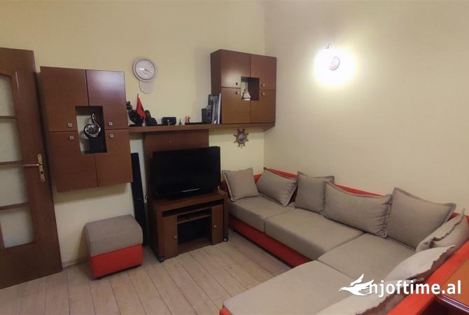 Shtepi me qera 2+1 ne Tirane - 550 Euro