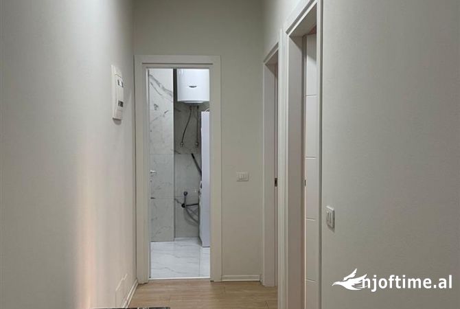 Shtepi me qera 2+1 ne Tirane - 1,400 Euro
