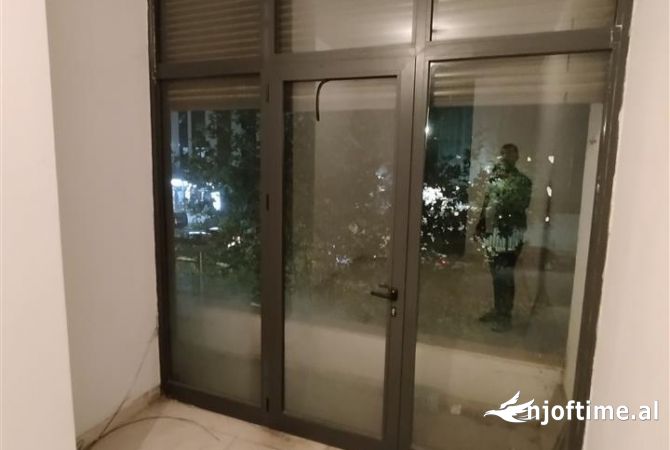 Ambient biznesi me qera 3+1 ne Tirane - 40,000 Leke