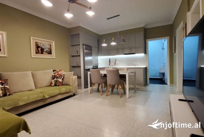 Shtepi me qera 2+1 ne Tirane - 800 Euro