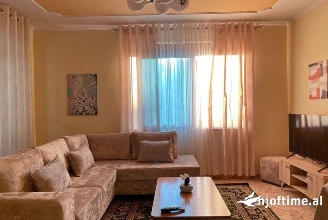 Shtepi me qera Apartament ne Tirane, 2+1, Mobilimi E mobiluar, Pagesa 60,000  Leke.