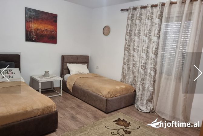 Shtepi me qera Shtepi Private ne Tirane, 1+1, Mobilimi E mobiluar, Pagesa 450  Euro.