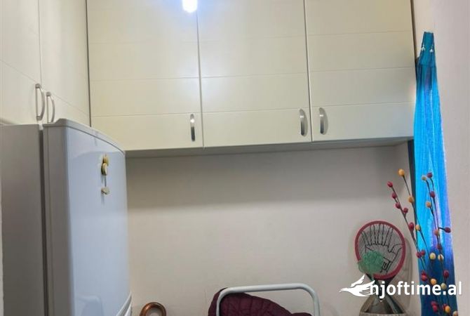 Shtepi ne shitje Apartament ne Tirane, 1+1, Mobilimi E mobiluar, Pagesa 80,000  Euro.