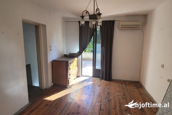 Shtepi me qera 4+1 ne Tirane - 100,000 Leke