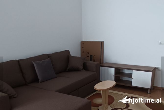 Shtepi me qera 1+1 ne Tirane - 50,000 Leke