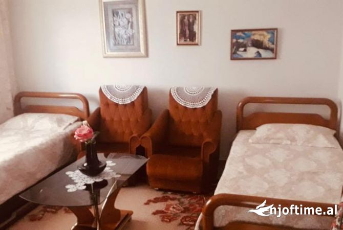 Shtepi ne shitje Shtepi Private ne Tirane, 2+1, Mobilimi E mobiluar, Pagesa 250,000  Euro.