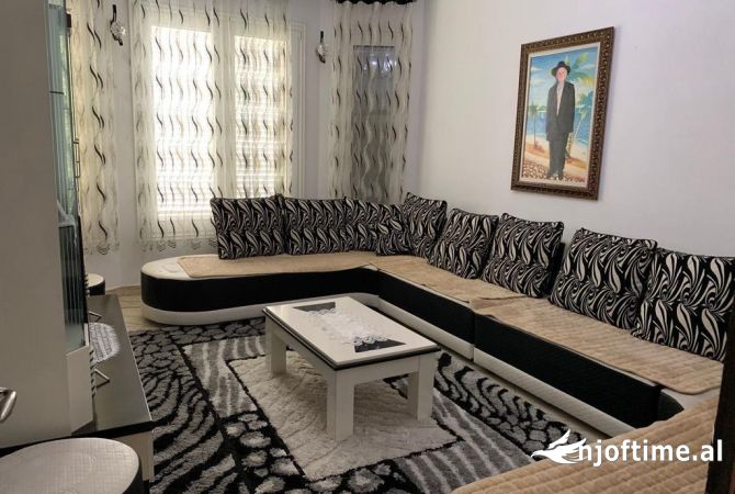 Shtepi ne shitje Shtepi Private ne Tirane, 5+1, Mobilimi E mobiluar, Pagesa 175,000  Euro.