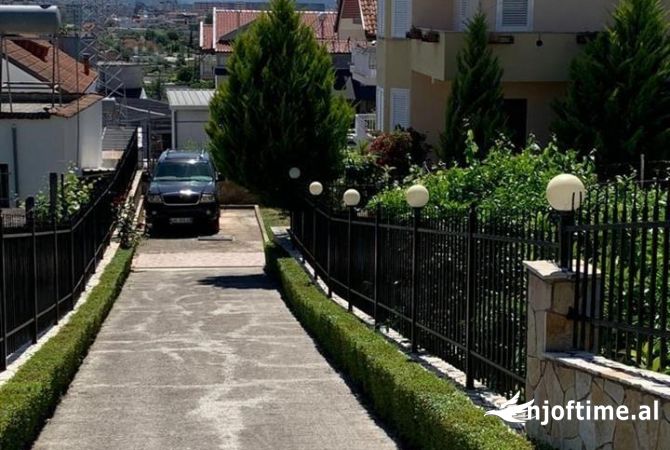 Shtepi ne shitje Shtepi Private ne Tirane, 5+1, Mobilimi E mobiluar, Pagesa 175,000  Euro.