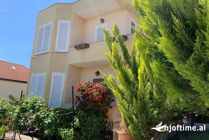 Shtepi ne shitje Shtepi Private ne Tirane, 5+1, Mobilimi E mobiluar, Pagesa 175,000  Euro.