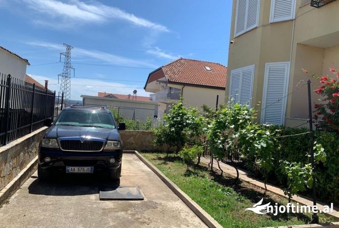 Shtepi ne shitje Shtepi Private ne Tirane, 5+1, Mobilimi E mobiluar, Pagesa 175,000  Euro.