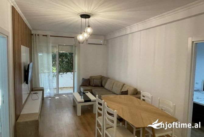 Shtepi me qera Apartament ne Tirane, 2+1, Mobilimi E mobiluar, Pagesa 700  Euro.