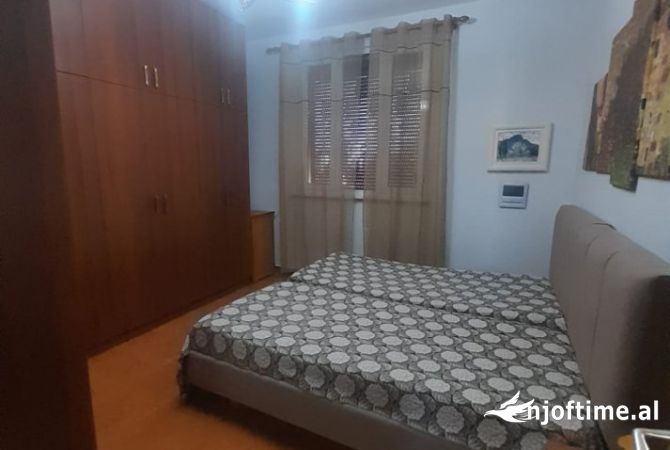 Shtepi me qera Apartament ne Tirane, 2+1, Mobilimi E mobiluar, Pagesa 600  Euro.