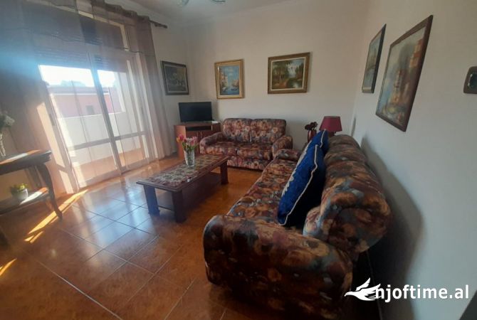 Shtepi me qera 2+1 ne Tirane - 600 Euro