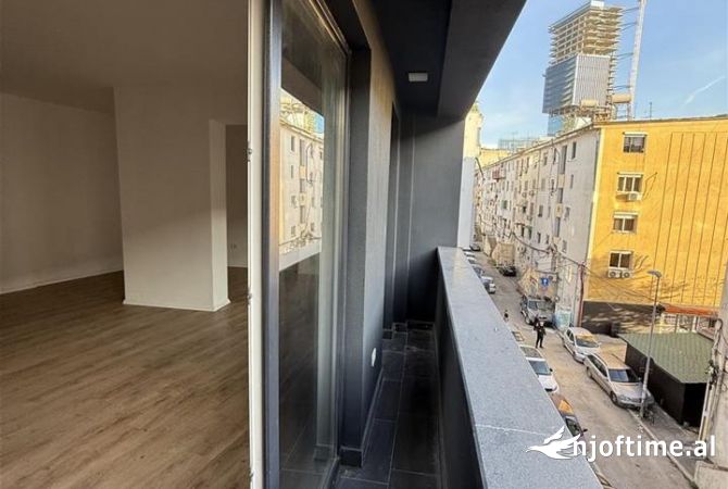 Ambient biznesi me qera 3+1 ne Tirane - 900 Euro