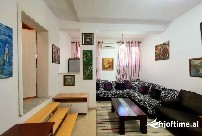 Shtepi ne shitje Apartament ne Tirane, 2+1, Mobilimi E mobiluar, Pagesa 140,000  Euro.