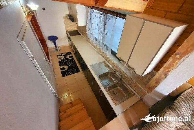 Shtepi ne shitje Apartament ne Tirane, 2+1, Mobilimi E mobiluar, Pagesa 140,000  Euro.