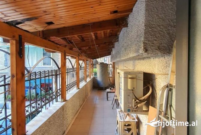 Shtepi ne shitje Apartament ne Tirane, 2+1, Mobilimi E mobiluar, Pagesa 140,000  Euro.