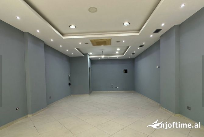 Ambient biznesi ne shitje 1+1 ne Tirane - 132,000 Euro