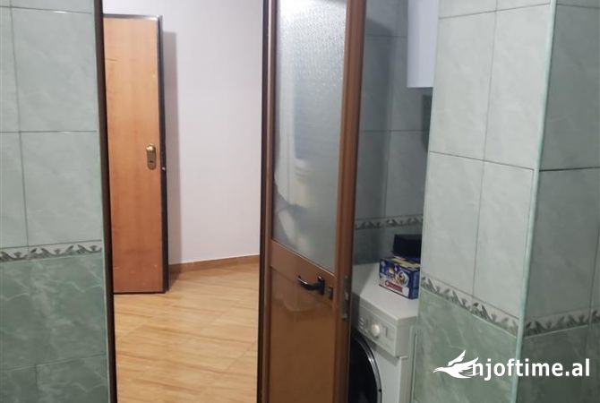 Shtepi ne shitje Apartament ne Tirane, 2+1, Mobilimi E mobiluar, Pagesa 85,000  Euro.