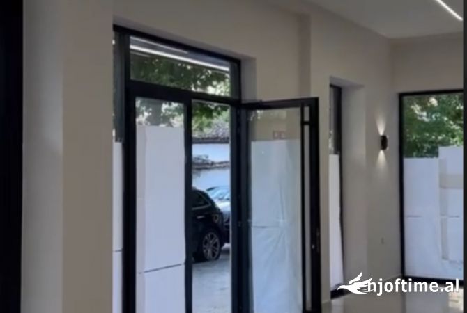 Ambient biznesi ne shitje 1+1 ne Tirane - 650,000 Euro