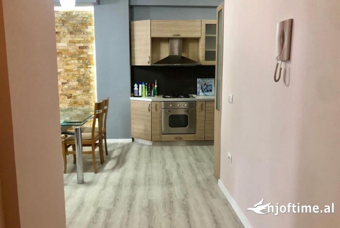 Shtepi me qera 2+1 ne Tirane - 650 Euro