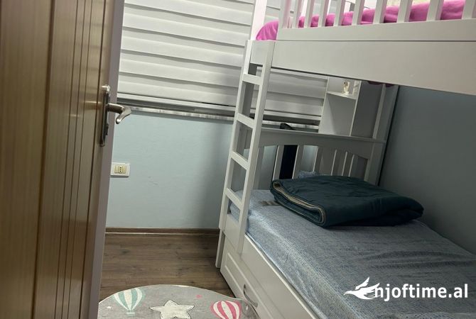 Shtepi me qera Apartament ne Tirane, 2+1, Mobilimi E mobiluar, Pagesa 450  Euro.