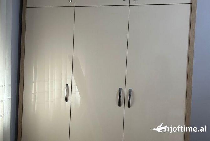 Shtepi me qera Apartament ne Tirane, 2+1, Mobilimi E mobiluar, Pagesa 450  Euro.