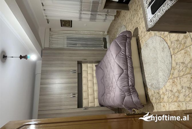 Shtepi ne shitje Apartament ne Tirane, 2+1, Mobilimi E mobiluar, Pagesa 143,000  Euro.
