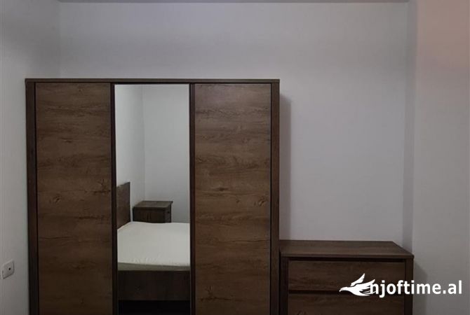 Shtepi me qera Apartament ne Tirane, 1+1, Mobilimi E mobiluar, Pagesa 500  Euro.