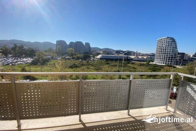 Ambient biznesi me qera 3+1 ne Tirane - 1,000 Euro