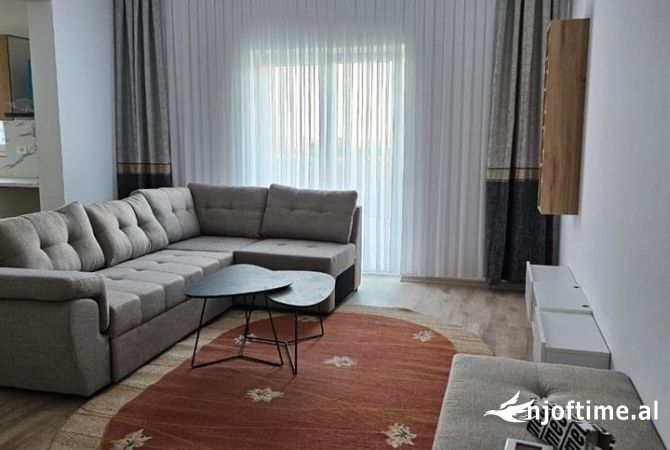 Shtepi me qera 3+1 ne Tirane - 70,000 Leke