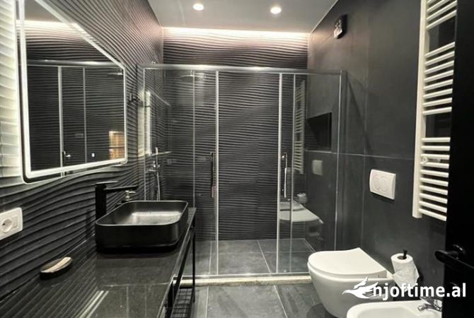 Shtepi me qera 2+1 ne Tirane - 1,500 Euro