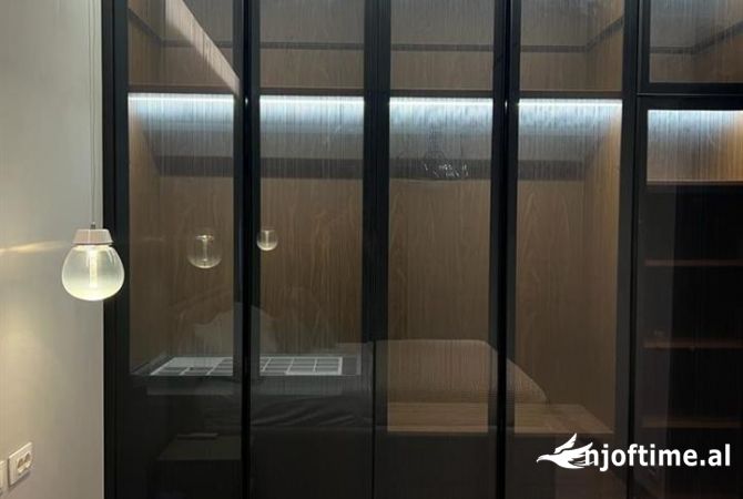 Shtepi me qera Apartament ne Tirane, 2+1, Mobilimi E mobiluar, Pagesa 1,500  Euro.