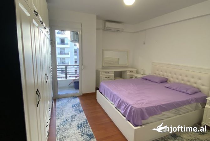 Shtepi me qera Apartament ne Tirane, 1+1, Mobilimi E mobiluar, Pagesa 500  Euro.