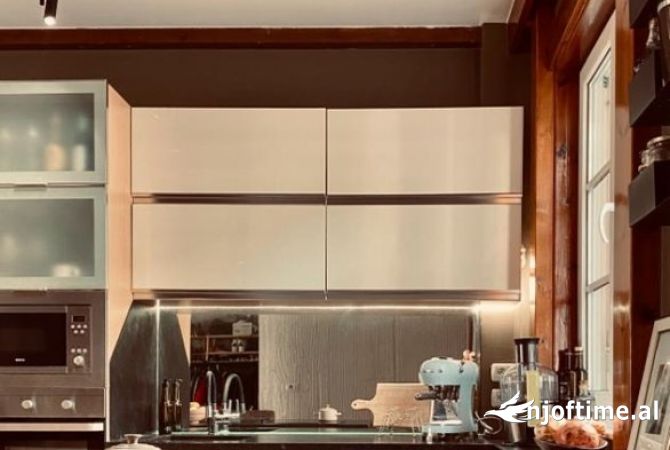 Shtepi me qera Duplex(shtepi me 2 kate) ne Tirane, 4+1, Mobilimi E mobiluar, Pagesa 1,200  Euro.